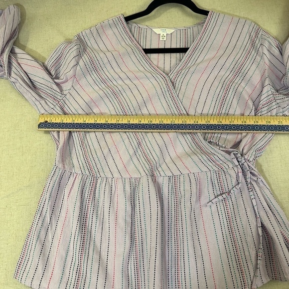 Time and Tru Wrap Blouse Size Extra Large - Picture 8 of 11